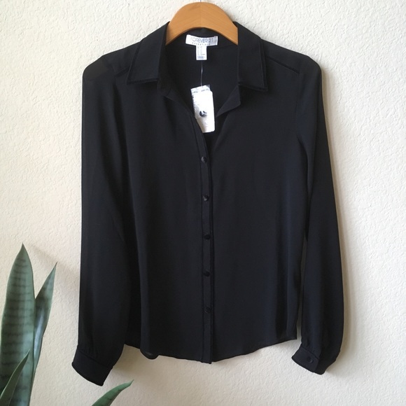 Forever 21 Button Down with Velvet Trim - Picture 1 of 3